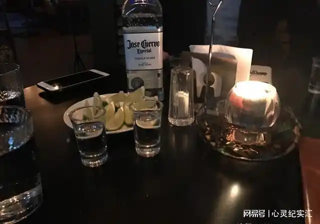 美团骑手的自述那一夜陌生女人留他喝酒过夜