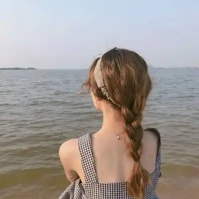 有气质独立女人背影唯美图片 - 微信头像 - 潮人个性网