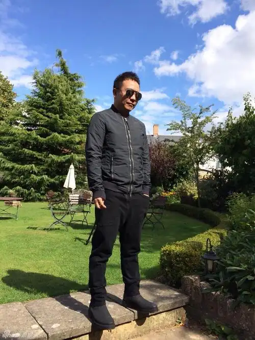 许巍新歌《灿烂》响起,吟游诗人从未走远