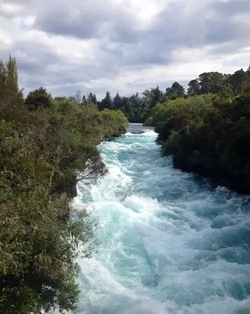 世界各大洲最大的湖泊分别是哪一个?