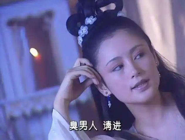 不知道大家还记得童年神剧《春光灿烂猪八戒》中,由陈红饰演的嫦娥吗?