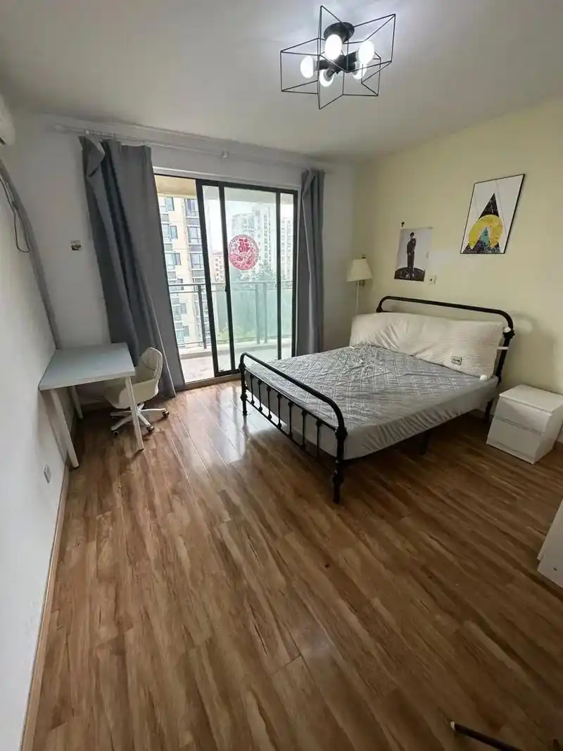 华鹏路地铁站,电梯三房,整租9千价格可谈.华鹏路地铁站附近, - 抖音