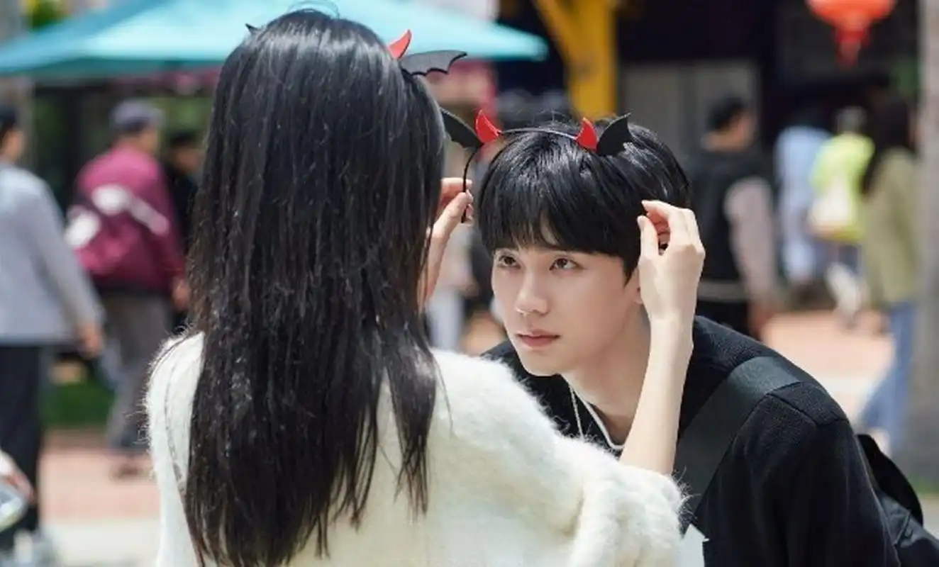 白日梦我角色号发的图,男女主不同视角图清晰度还不一样,宣发有点不