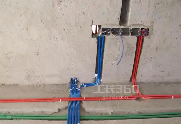 线盒安装符合施工规范,开关插座离地面高度合理