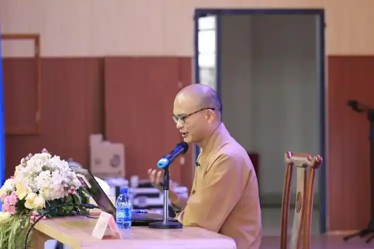 贤清法师:用心诵读经典 开启智慧源泉