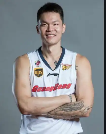 凡尔赛!朱芳雨我当初不想退役8号球衣 可是谁敢穿啊