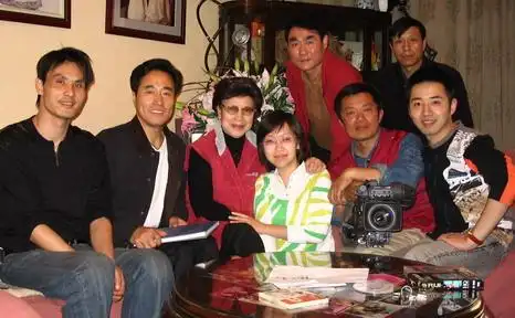 "越剧南方行"我在昆明和两代"宝黛"的扮演者 从左至右:钱惠丽,徐玉兰