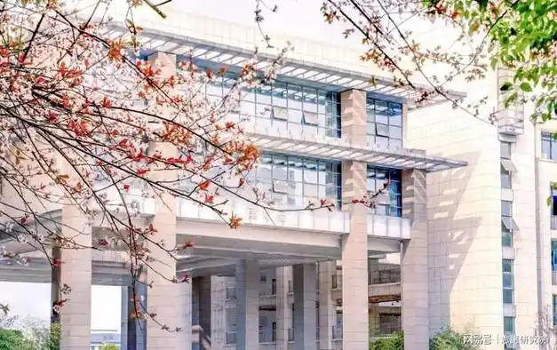 为什么报考南华大学?中央肯定,全国唯一!医学实力独树一帜