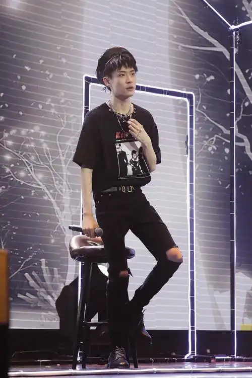 男腰精盘点肖战王一博朱正廷罗云熙陈思键等