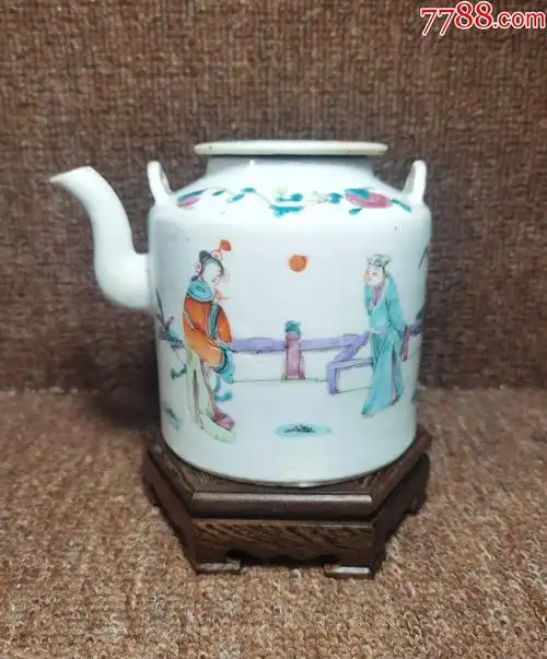 清同治粉彩人物故事纹提梁壶
