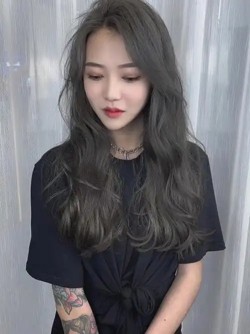 冷色系铅笔灰发色