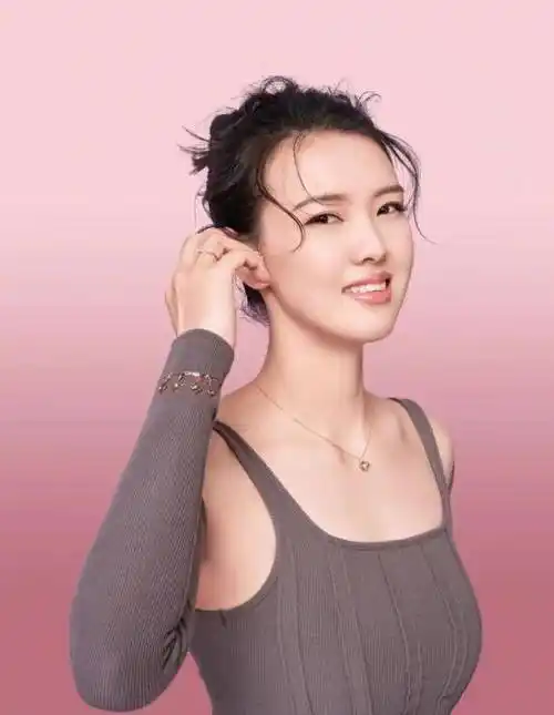 给人的感觉,不是美女都不好意思打排球,正是这样,给女排进行排名,对于