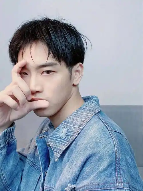 男生6cm湿短发谁留谁帅