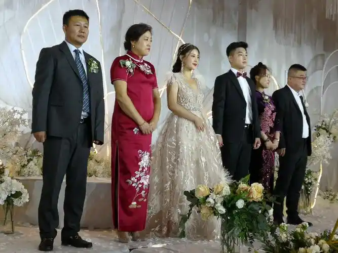 新郎新娘父母上台