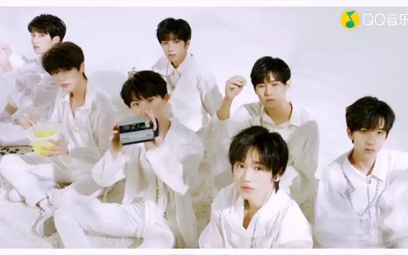 【时代少年团】按时长大一周年演唱会 转场自我介绍影片