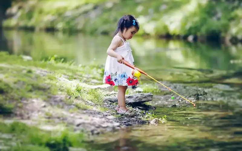 精选可爱天真的小女孩图片桌面壁纸高清