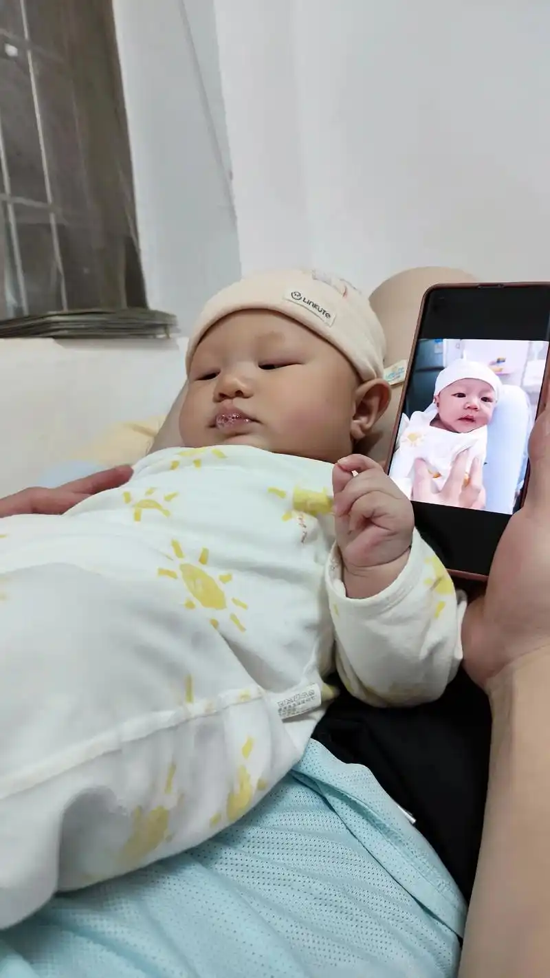 六个月的宝宝啦,越来越喜欢笑了,日常喜欢咿呀咿呀哟 - 抖音