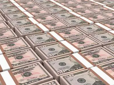 成堆的美元钞票图片