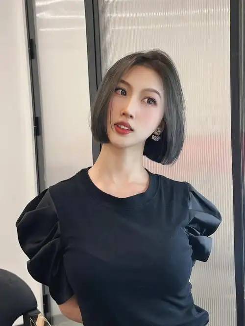 圆脸推荐最多的短发发型,大热短发韩式一刀切,高级感|||一款简单而