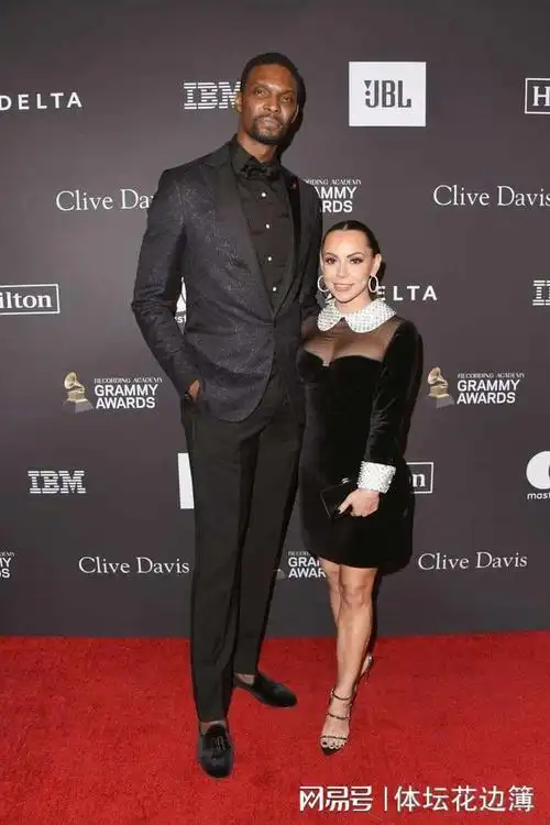 艾德丽安身高1米52,以普通人标准来看都属于身材娇小,而波什身高2米11