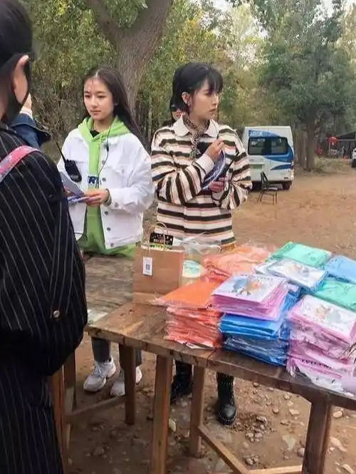 蒋依依_兰迪_张雪迎