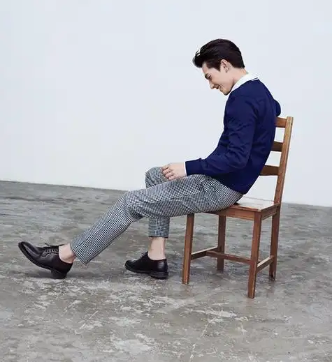 这些男明星穿上皮鞋哪个最帅