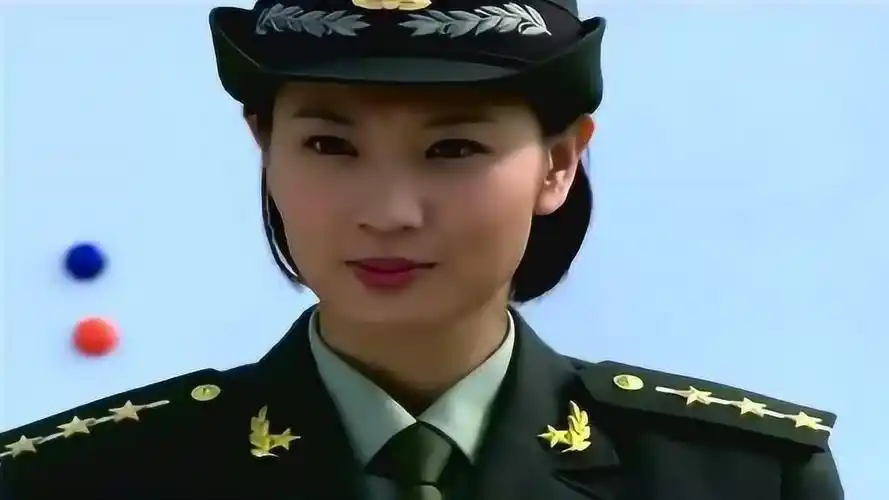 我是特种兵新请来的唐教员一转身就把王艳兵吓摔倒什么情况