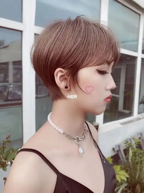超短发造型