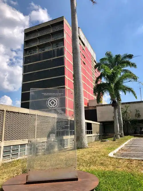 委内瑞拉玻利瓦尔共和国位于南美洲北部的国家,首都加拉加斯.