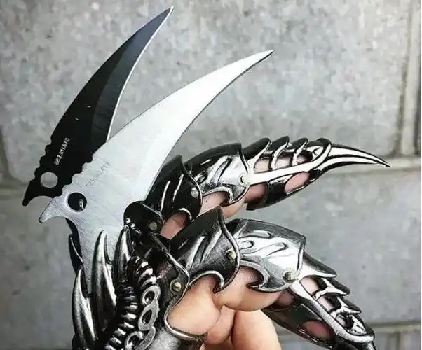 现代科技打造的怪异冷兵器一款来自于未来一款专门屠杀丧尸