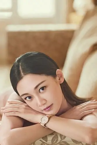 苗苗复古优雅时尚杂志写真图片