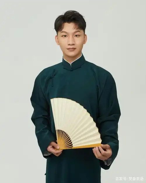 刘筱亭直播好卑微,叔叔大爷叫清楚太难了:辈分低有实力未来可期