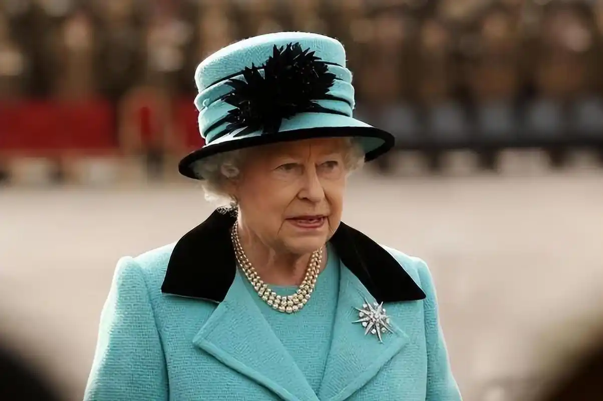 1986年10月12日,英国女王伊丽莎白二世访华,这是她在位70年间最重要的