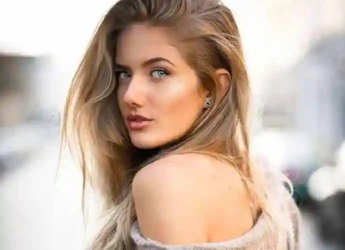 深邃的眼睛眼睛深邃和眼窝凹陷的区别