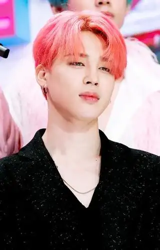 引发热潮的粉发男,防弹少年团朴智旻在b榜的暴风圈粉舞台!