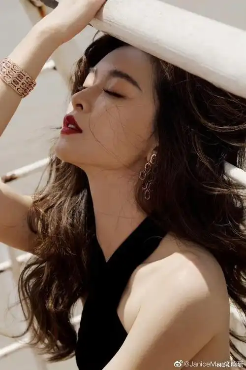 御姐红唇文咏珊