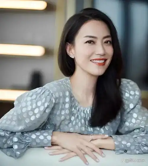 霍汶希:曾一手捧红谢霆锋,坚持未婚生女,她的故事比想象中精彩