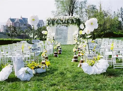 西安结婚网如何去布置草坪婚礼