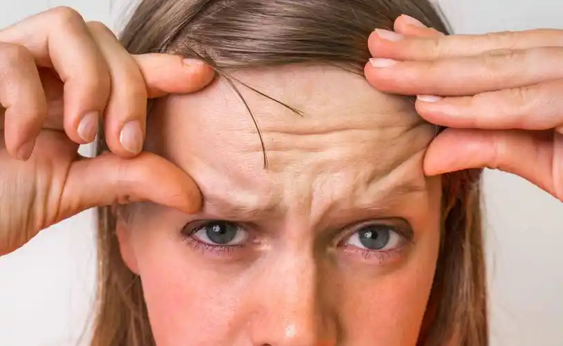 原创女人先衰老的地方是哪里不是脸部长皱纹多数人还没弄明白