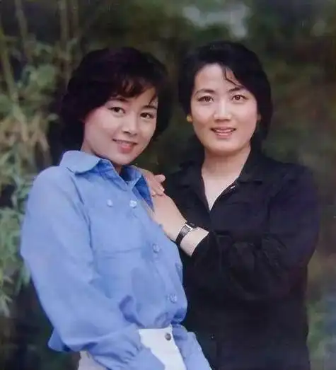 演员李秀明,爆红时隐退经商,68岁还在学习