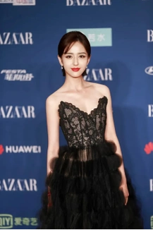 佟丽娅自称"全班最丑",晒同学合照后,网友:确实_陈思诚_chao_北京