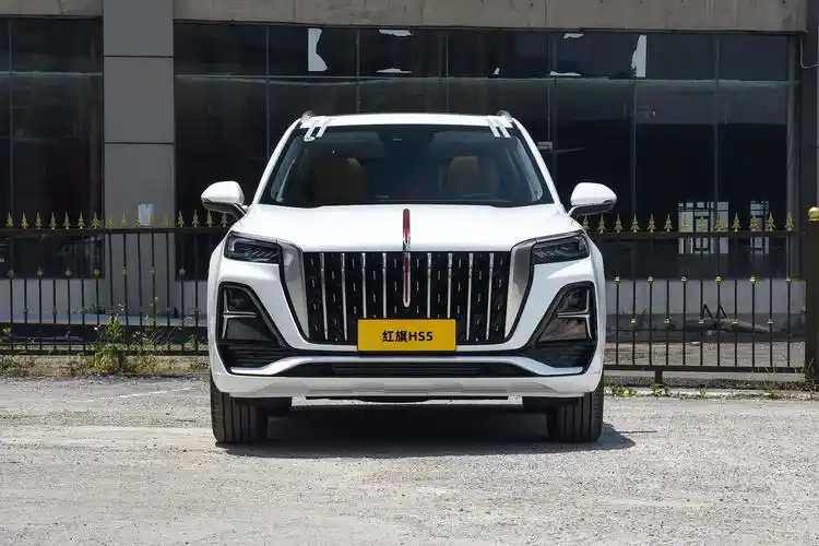 红旗hs5,2.0t 爱信8at,中型suv,推荐两驱/四驱旗享pro版