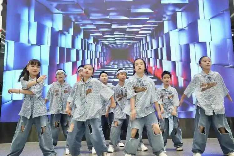 街舞《飞行模式》—齐舞空间hiphop《嘻哈少年》—粤酷街舞breaking