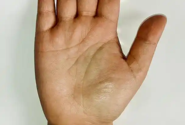 有"川字纹"的女性事业,婚姻