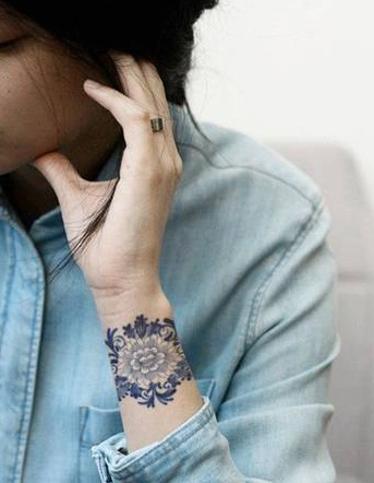 手部纹身图案女生手部纹身4