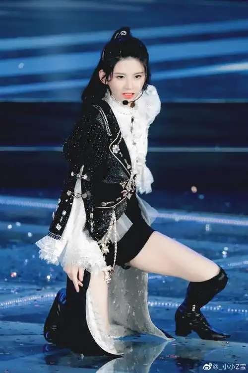 「林思意」210807 snh48第八届总选演唱会《黑与白》返图 part.