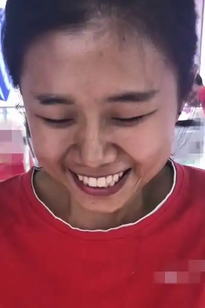 男生初次见面嫌弃网恋4个月的女友,女友反问:我长得很磕馋吗?