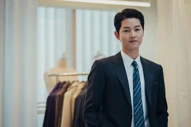 看黑道律师文森佐中宋仲基的西装造型教你5招穿出高质感