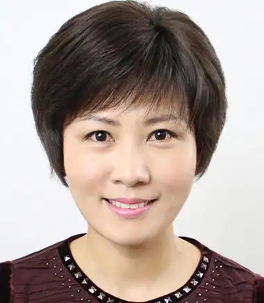 中年妇女圆脸短发发型图片 50岁圆脸短发流行发型