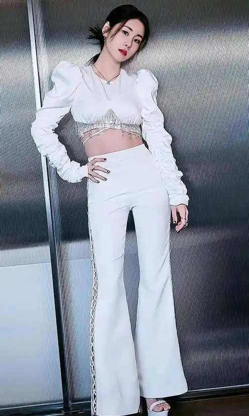 张碧晨不仅歌声好,身材比例也好_音乐_生活_魅力